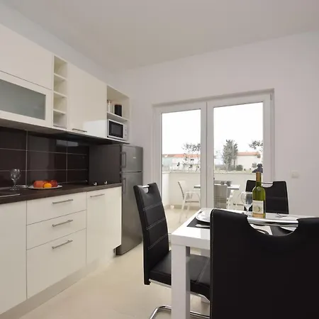 Seafront New Zdrijac Xi Apartment Nin