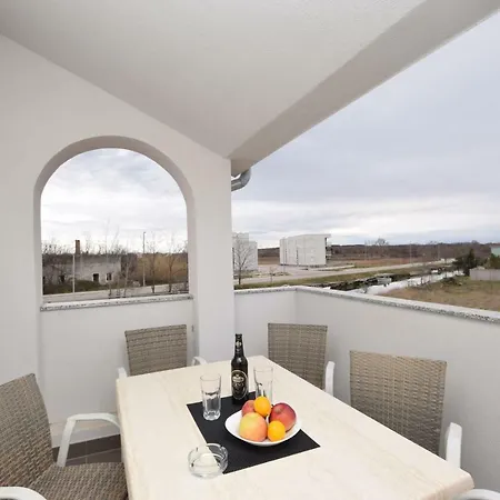 Seafront New Zdrijac Xi Apartment Nin